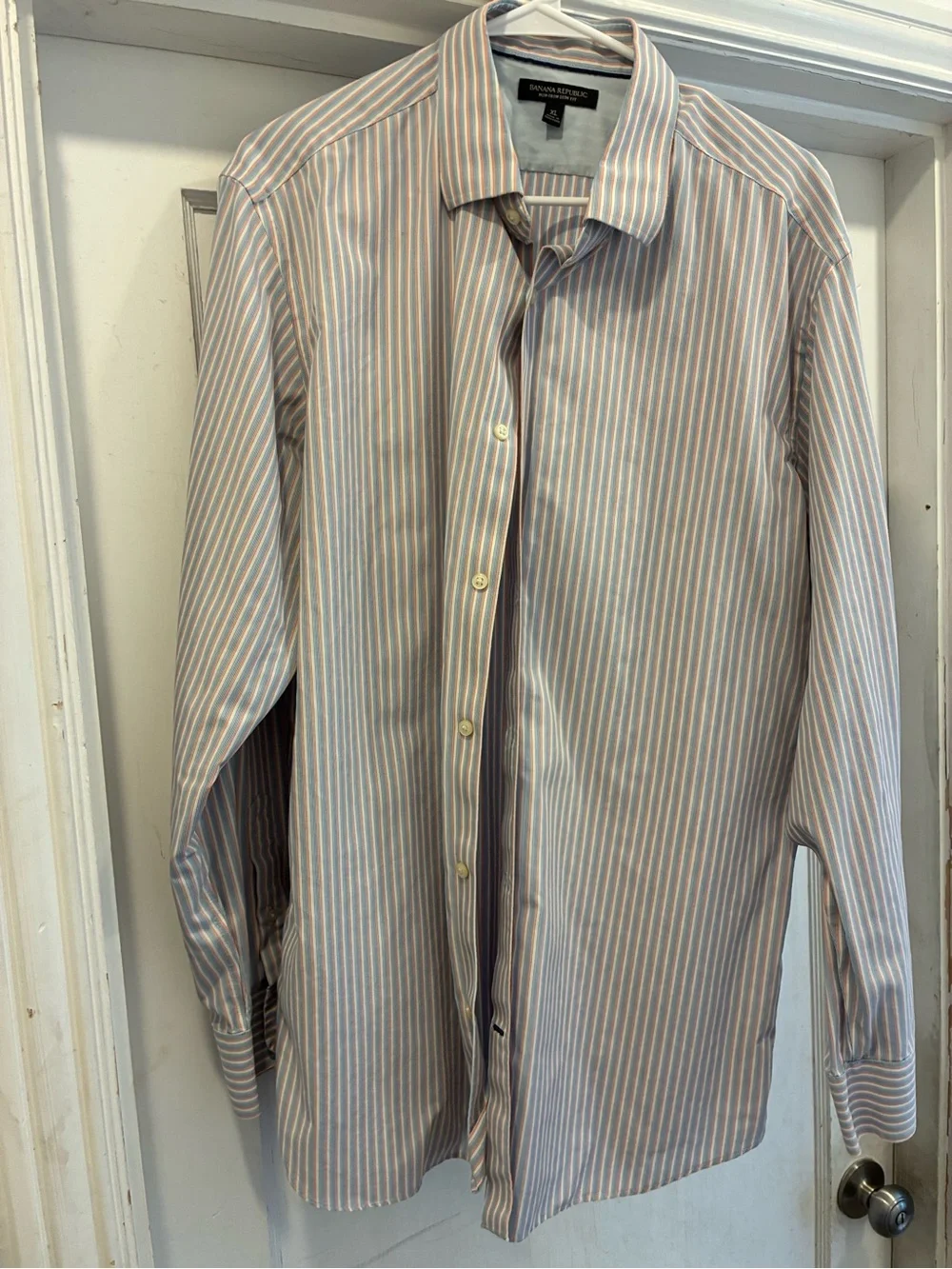 Banana Republic Men’s Light Pink & White Stripe Dress Shirt